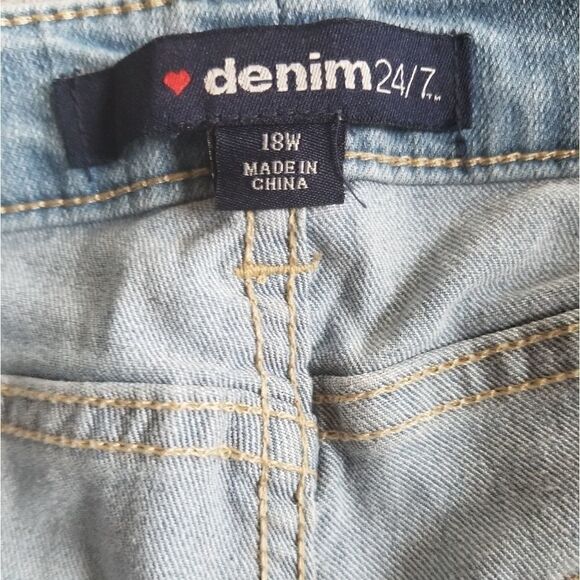 Womens Light Wash Blue Denim Shorts Denim 24/7 Size 18W - Picture 5 of 5